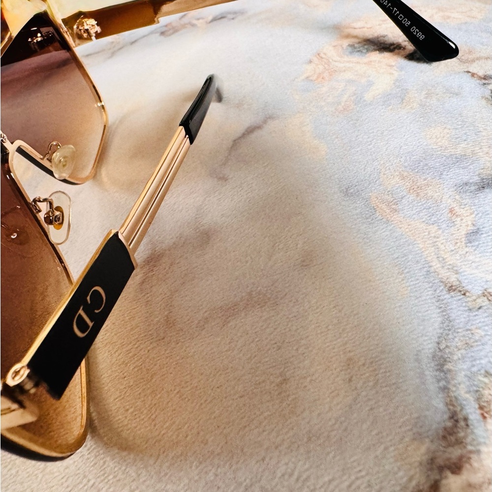 Classic Dior Sunglasses - Picture 8 of 8
